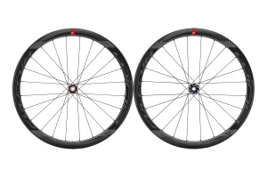 Колеса Fulcrum Wind 400 RIM, cl. Перед. + Зад. HGll FH body