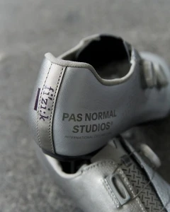 Велотуфли Fizik x Pas Normal Studios