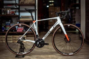 Велосипед Superior X-Road Team Elite Di2 2024 Велосипед Superior X-Road Team Elite Di2 2024