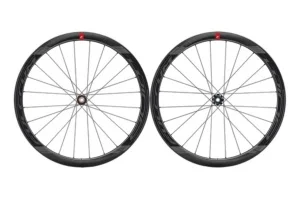 Колеса Fulcrum Wind 400 Disc, цвет Чёрный cl. Перед. + Зад. HGll FH body