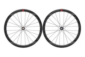 Колеса Fulcrum Wind 400 Disc, цвет Чёрный cl. Перед. + Зад. HGll FH body