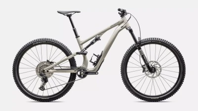 Велосипед Specialized Stumpjumper 15 Alloy (2025) (Gloss White Mountains / Dark Moss Green S1)
