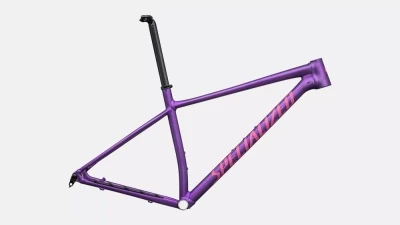 Рама Specialized Chisel Hardtail (2025) (XS, Gloss Purple Tint Linear Brushed / Rebel Pink)